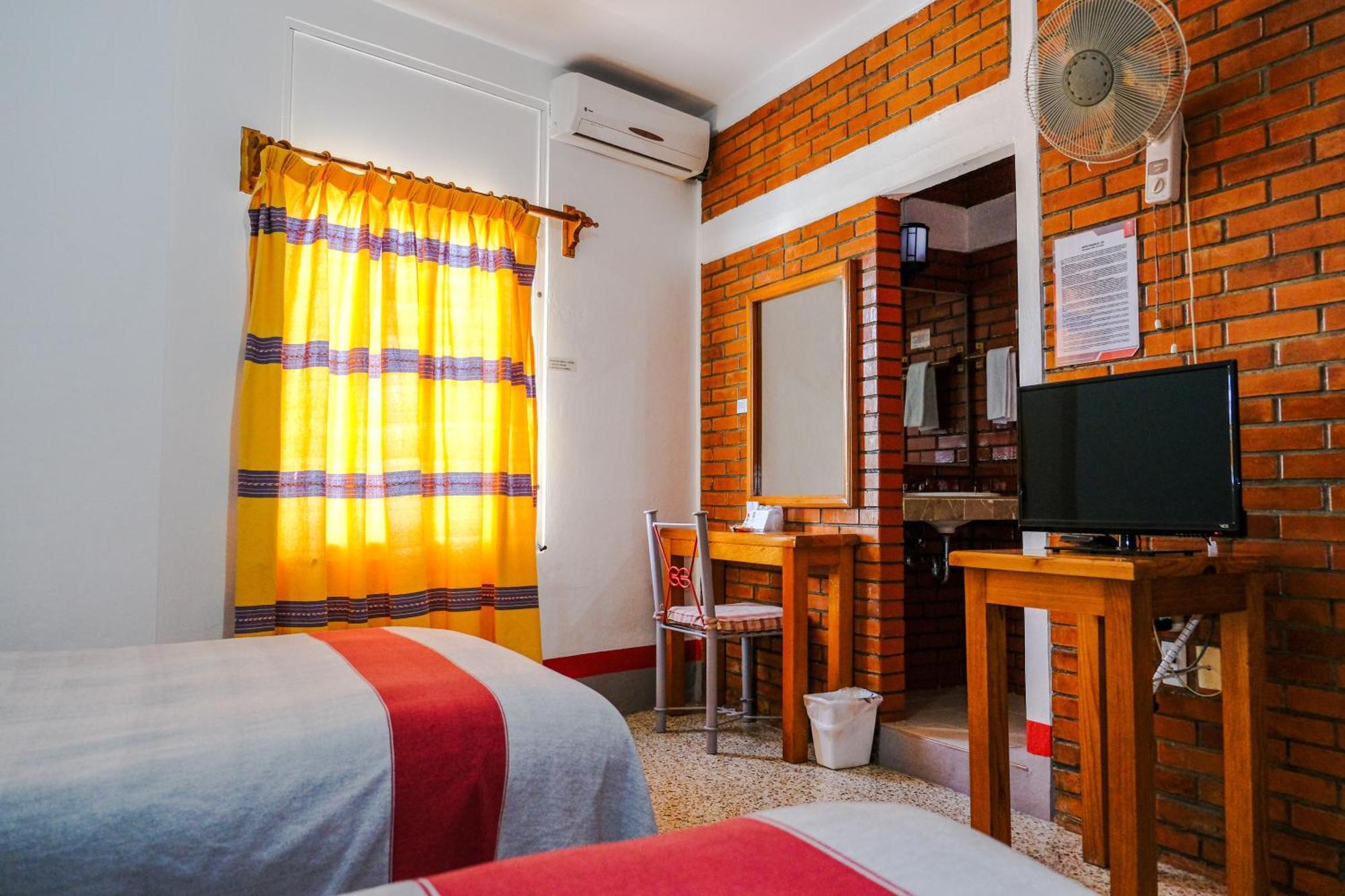 Hotel Posada El Cid Oaxaca Kültér fotó